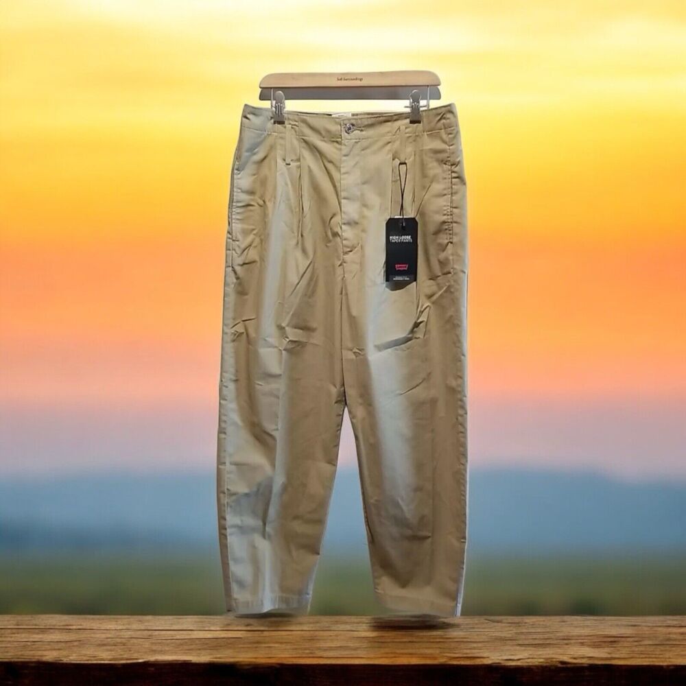 NWT Levis High Rise Loose Tapered Pleated Tan Khaki Pants Size 32 X 30 No Belt - Picture 1 of 12